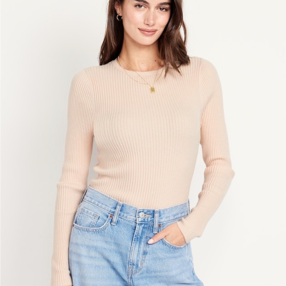Old Navy SoSoft Lite Rib Crew-Neck Sweater   Medium. Selenite beige pink $29.99